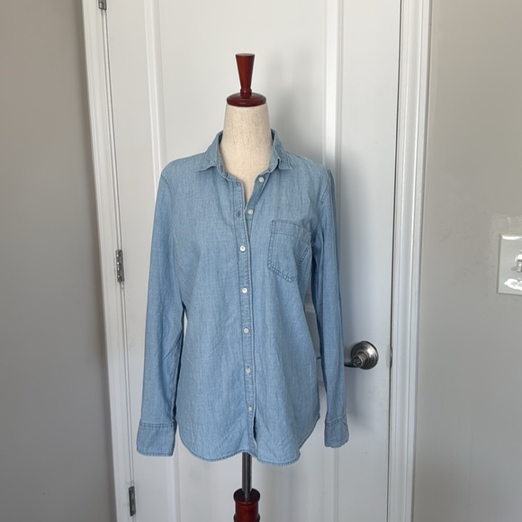 J.CREW Women’s Chambray Shirt (Size Small) - Picture 2 of 5